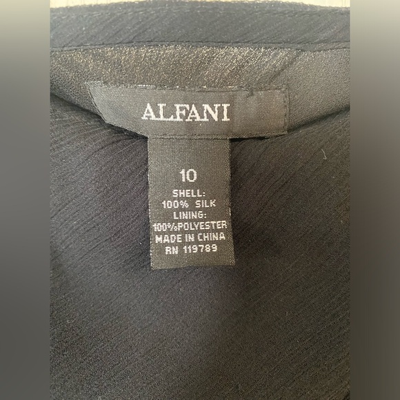 Alfani Midi Skirt Size 10 Black Silk Lined Side Zip Layered - Picture 2 of 7